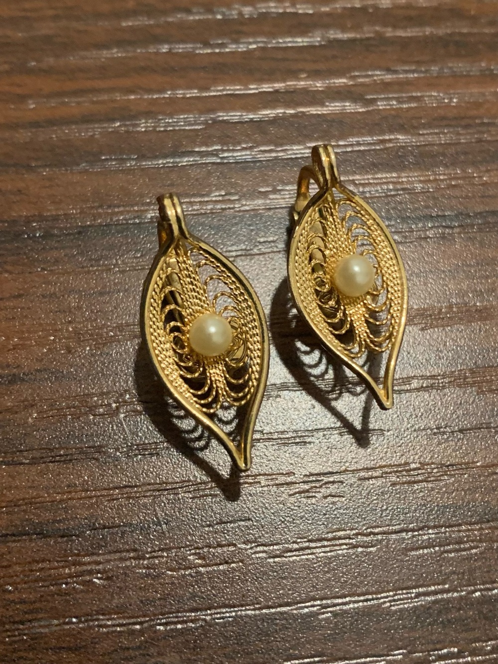 Sarah Coventry Gold Filigree Leaf Earrings with Pearl Center
